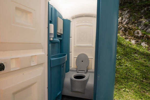Best Porta potty rental near me  in Willits, CA