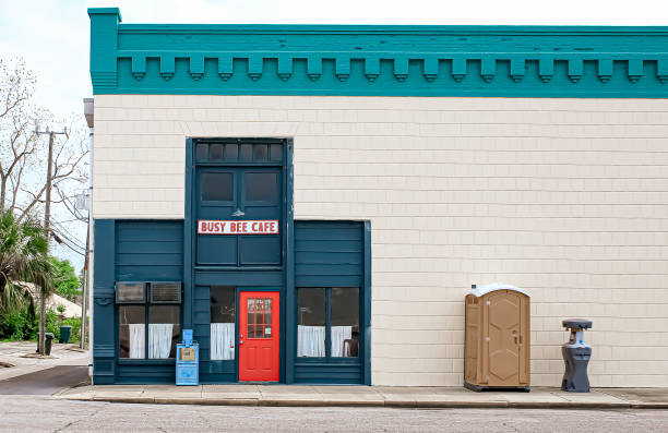 Best Luxury portable toilet rental  in Willits, CA